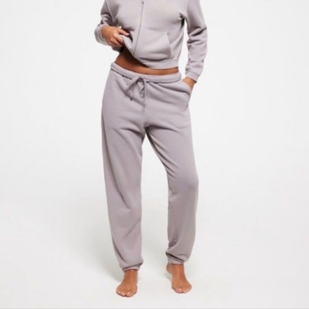 SKIMS Authentic Cotton Fleece Classic Jogger NWT Oyster Color Size SMALL